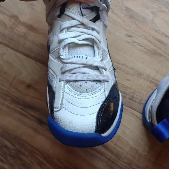 Air Jordan White and Blue Retro Concord Basketball Sneakers Size 5Y